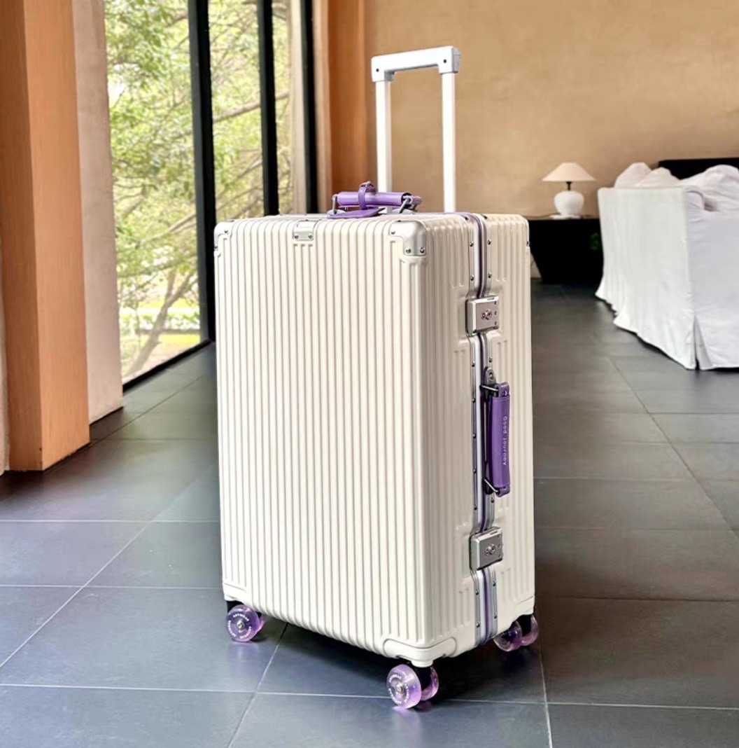 スーツケース アルミフレーム カラフルなサイレントスピナーホ - Aluminum Frame Carry On Luggage のレビューと価格